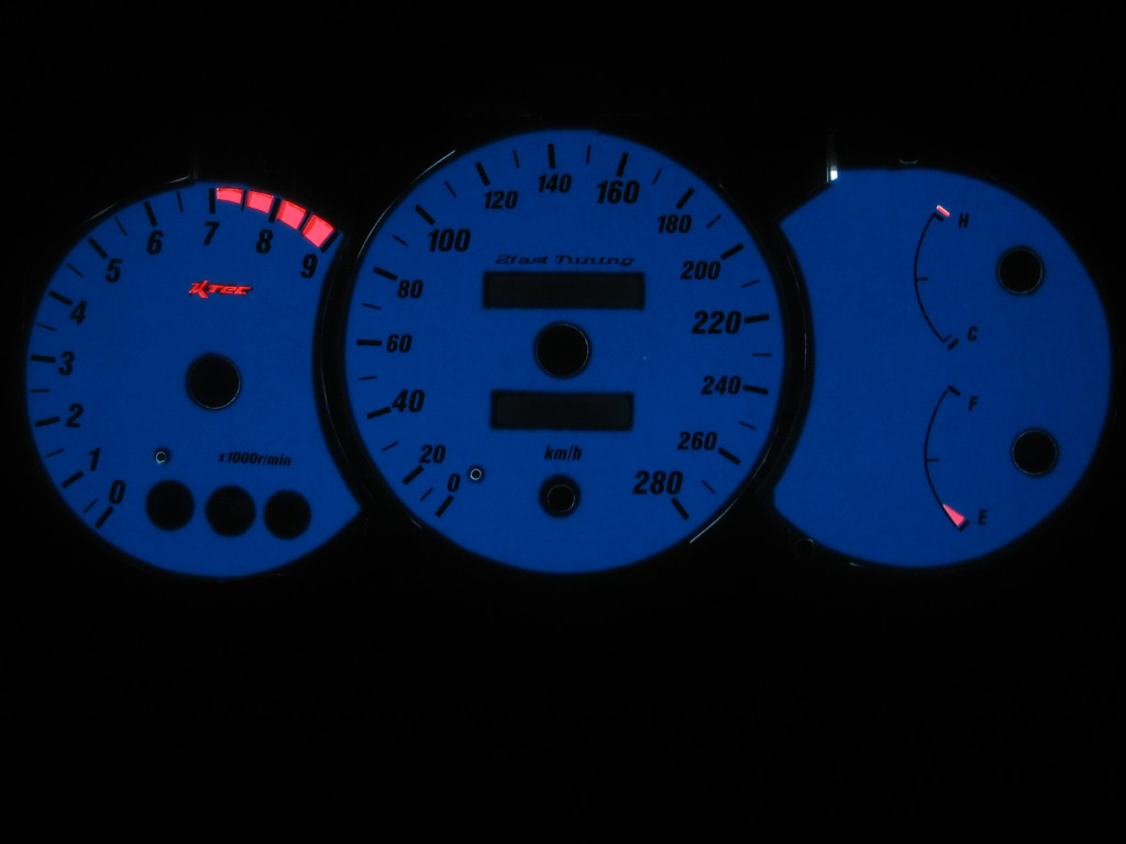 Toyota celica t20 rb   -  Plasmatachoscheiben leuchtend