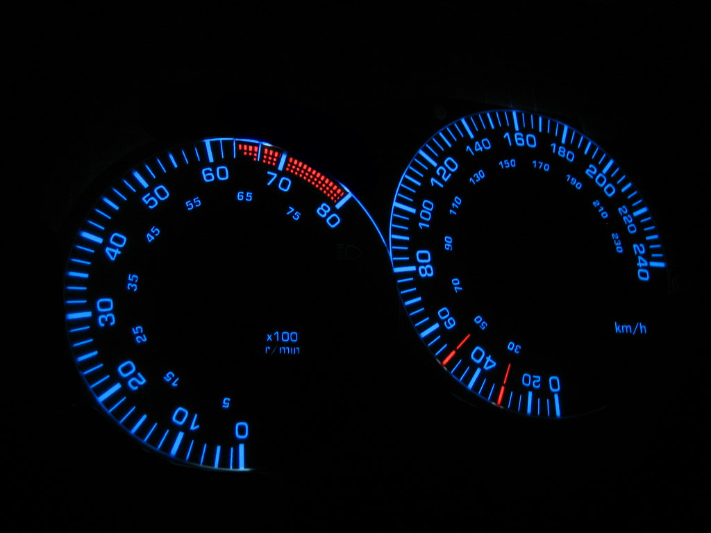 Toyota celica t23S swatch   -  Plasmatachoscheiben leuchtend