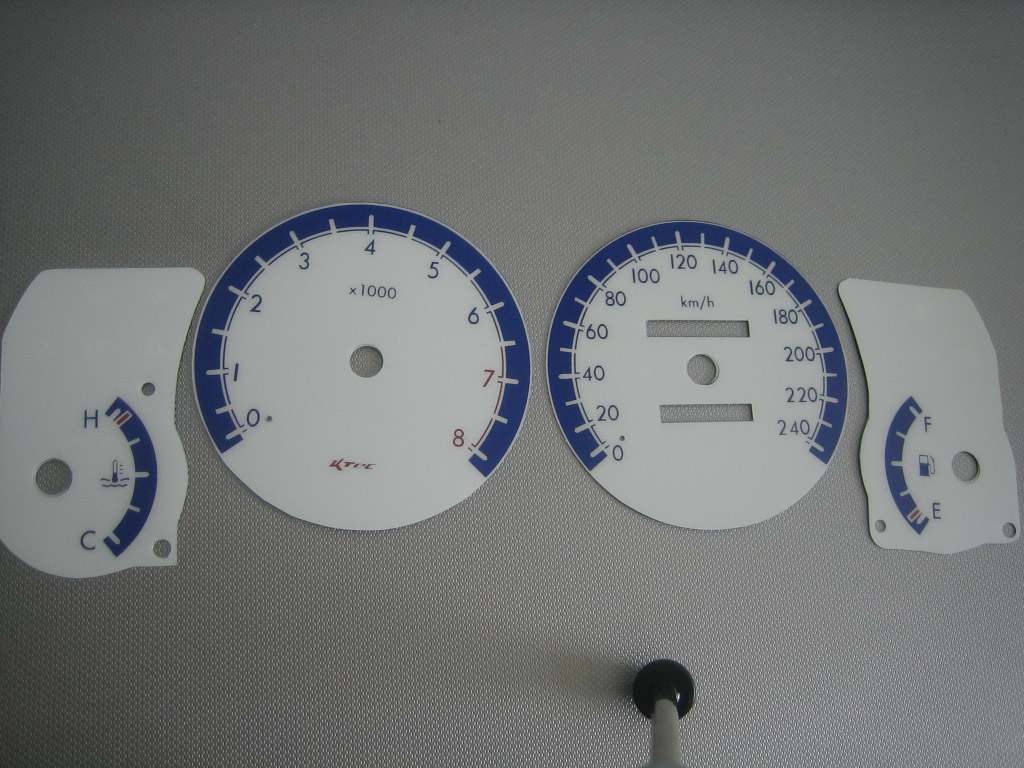 Toyota corolla e10 w8   -  Tachoscheiben